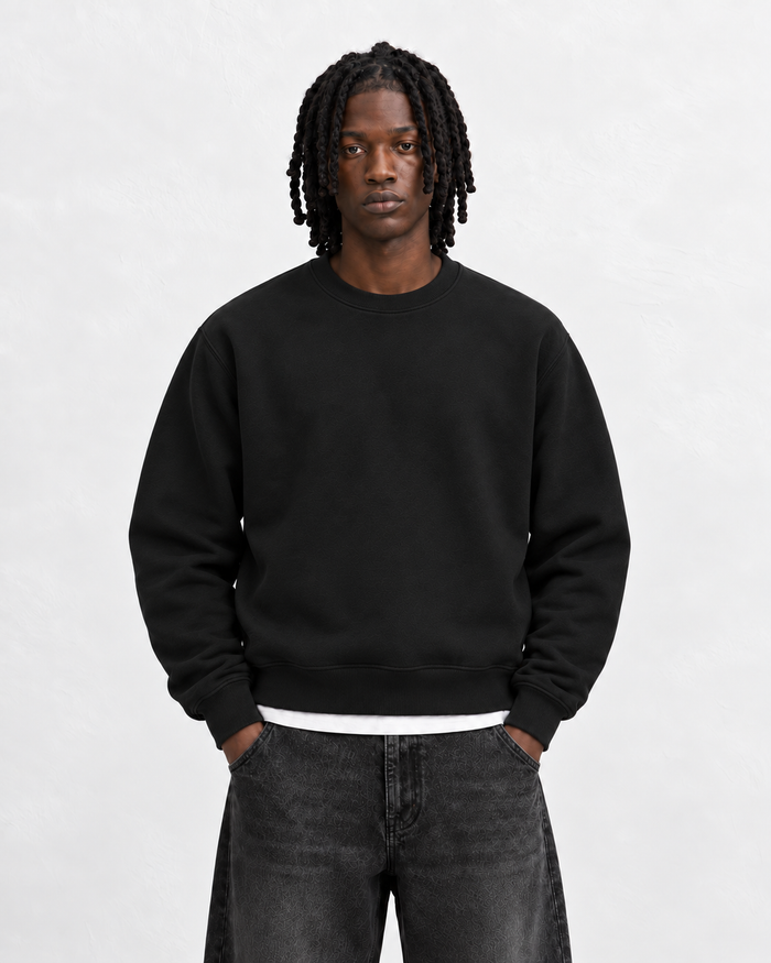 Boxy Regular Fit Crewneck in Black