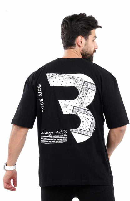 تي شيرت اوفر سايز مع طباعة خلفية سوداء