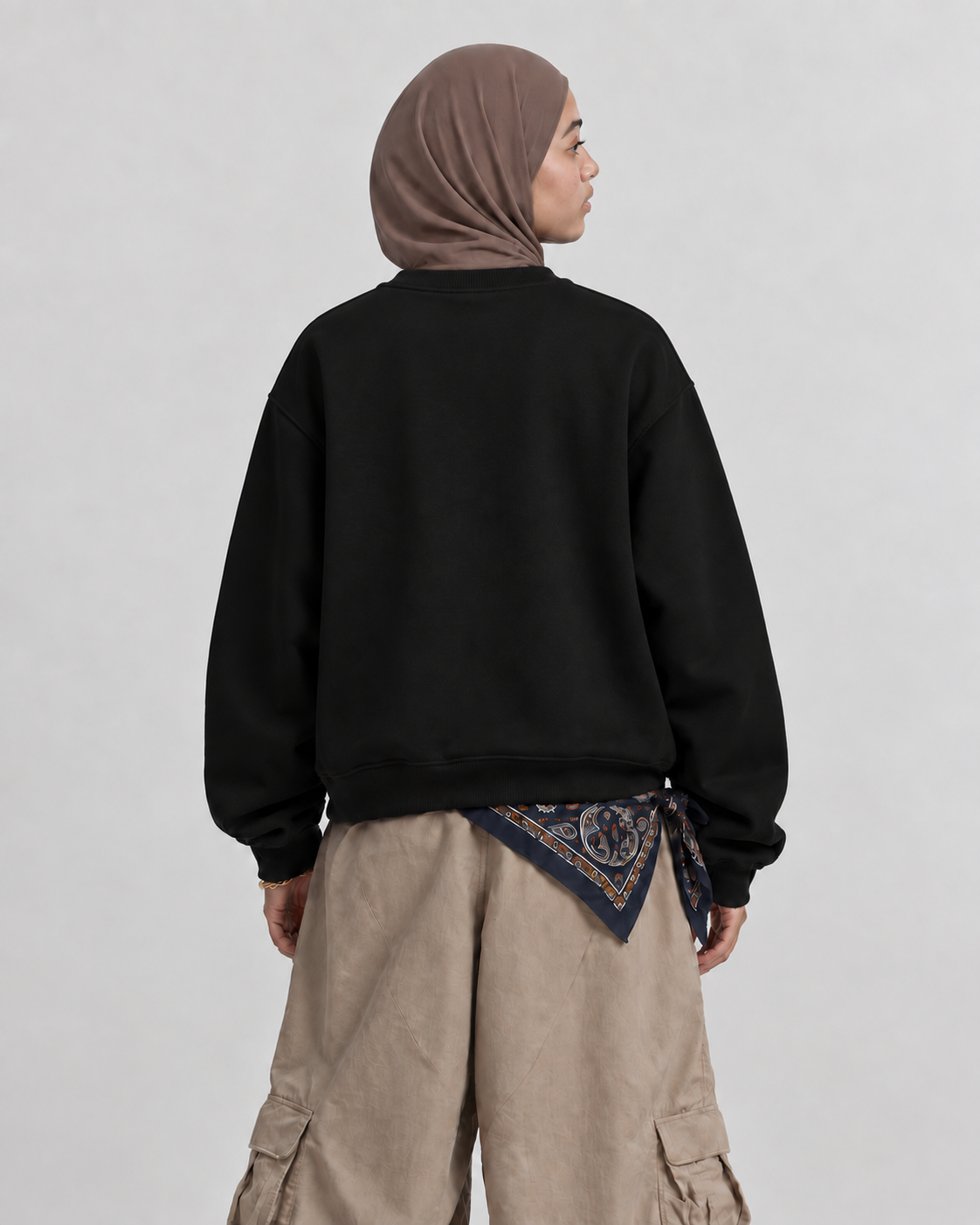 Boxy Regular Fit Crewneck in Black