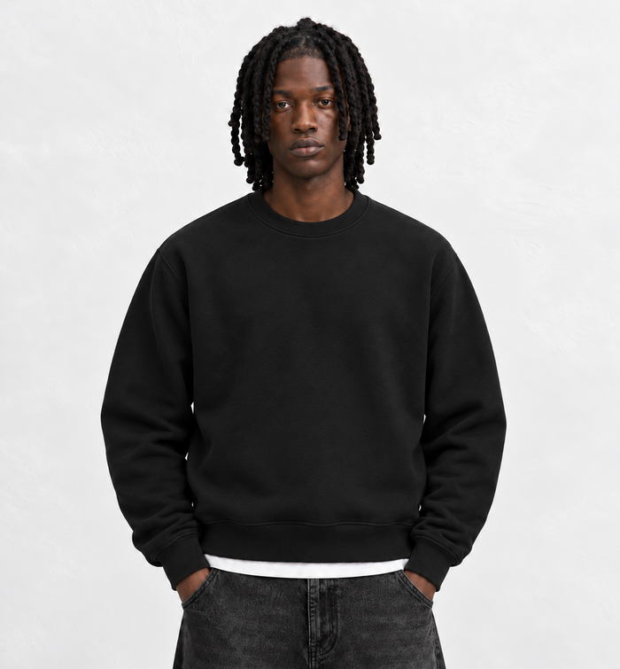 Boxy Regular Fit Crewneck in Black