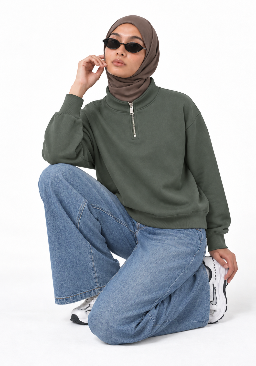 Boxy Regular Fit Quarter-Zip in Dark Green